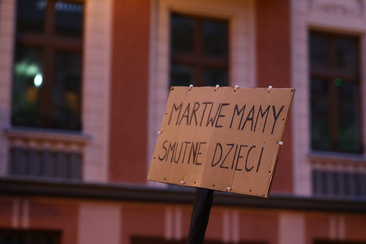 „Ani jednej więcej” - protest na Piotkowskiej w Łodzi
