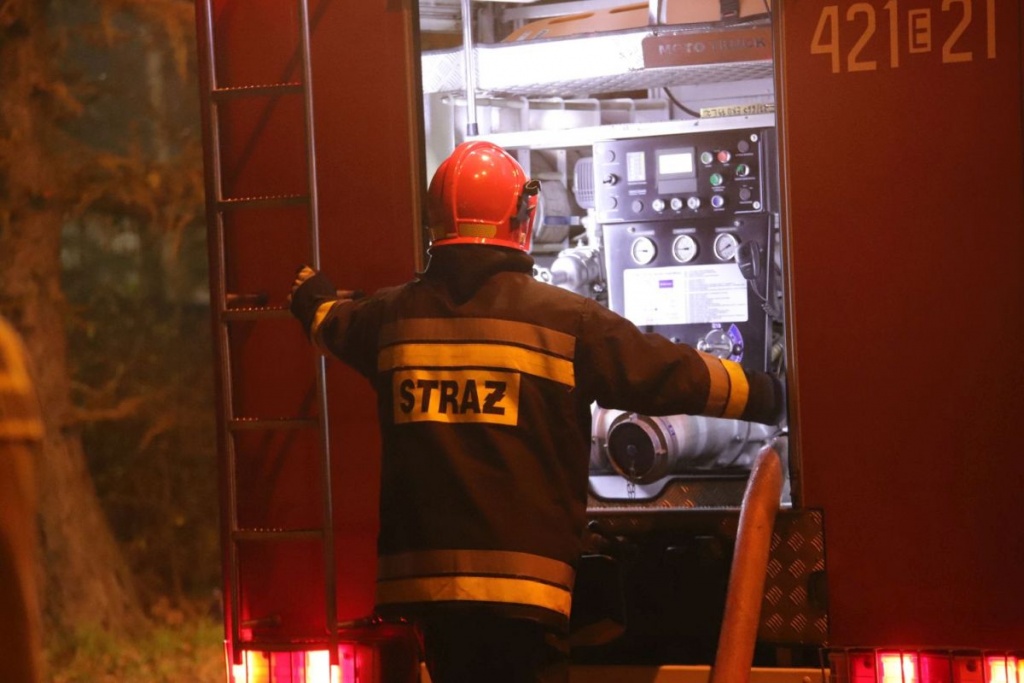 Tragedia na Stokach w Łodzi. Zawalił się strop, w budynku znaleziono ciało 60-latki - Zdjęcie główne