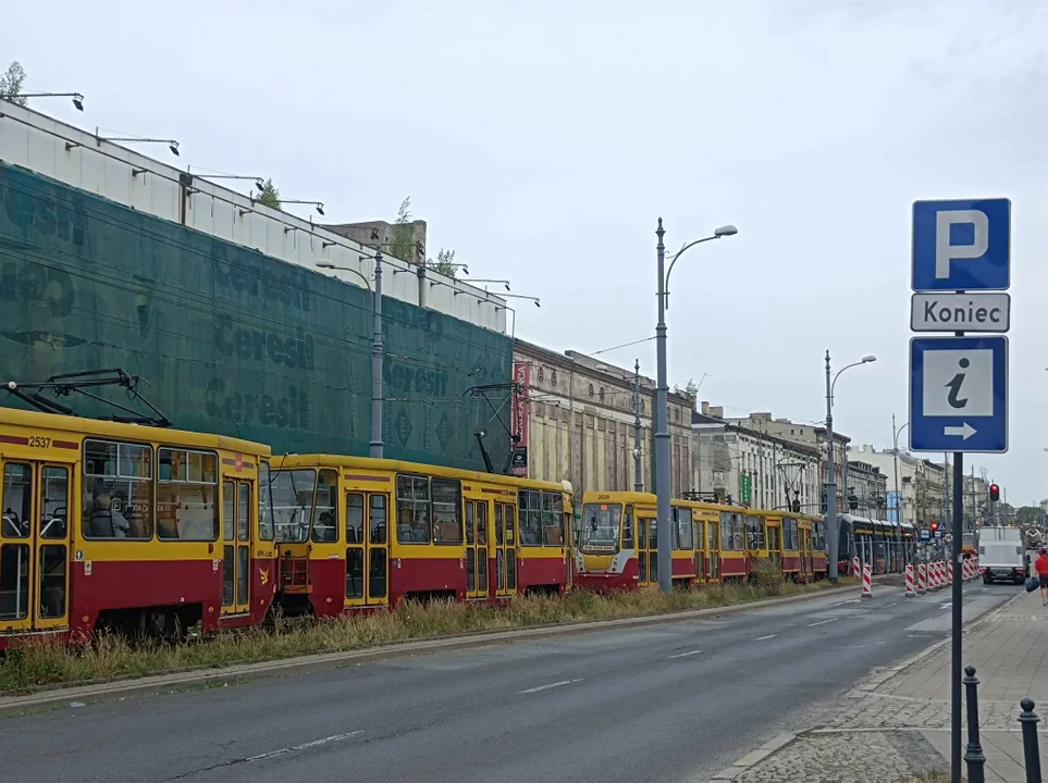 Tramwajowe korki i zamieszanie z objazdami. A wszystko przez pianę z Faustyny [zdjęcia] - Zdjęcie główne