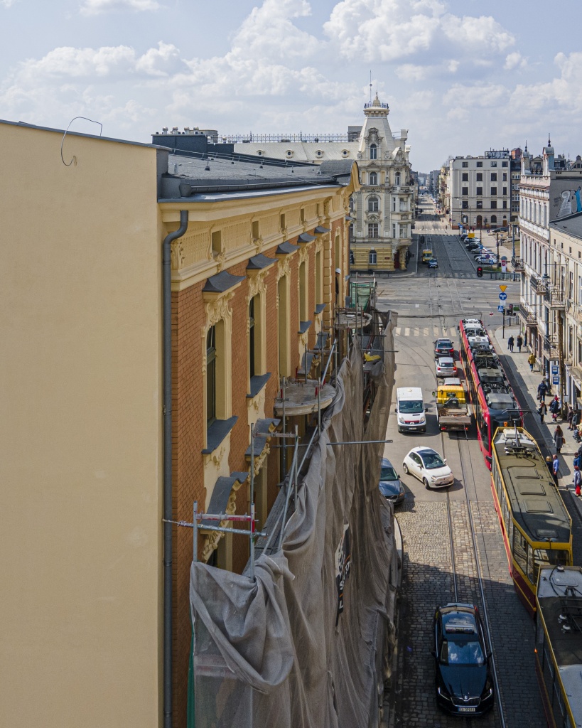 Elewacja zabytkowego budynku przy ul. Zielonej 6 w Łodzi została częściowo odnowiona (fot. UMŁ) |wiadomości łódzkie | Łódź | TuŁódź