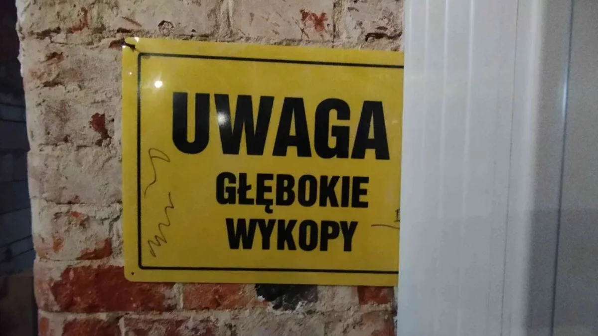 Łodzianie mieszkają na placu budowy. Urząd komentuje: "Lokatorów zwolniono z opłat" [ZDJĘCIA] - Zdjęcie główne