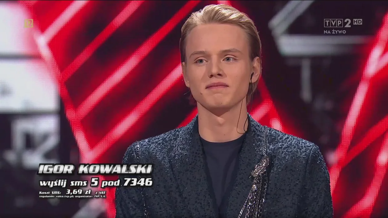 Igor Kowalski, student Uniwersytetu Łódzkiego, zaśpiewał w drugim odcinku występów na żywo, piosenkę Krzysztofa Krawczyka