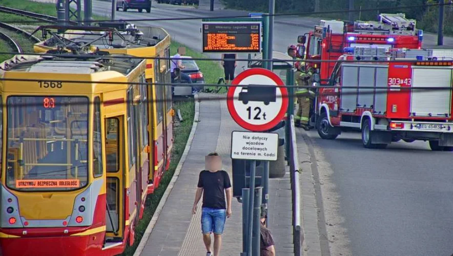 Laguna zablokowała ruch tramwajów na al. Włókniarzy. Wprowadzono objazdy tramwajów MPK Łódź - Zdjęcie główne