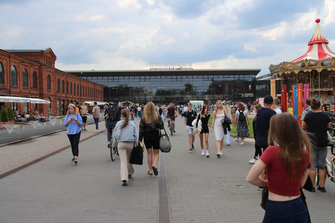 Nadchodzi „osiemnastka”, jakiej w Łodzi jeszcze nie było. Manufaktura zaprasza na trzy dni imprezy - Zdjęcie główne