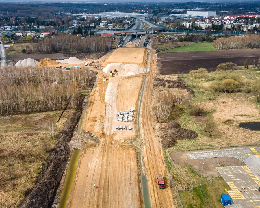 Jak postępują prace na budowie nowego odcinka Trasy Górna?