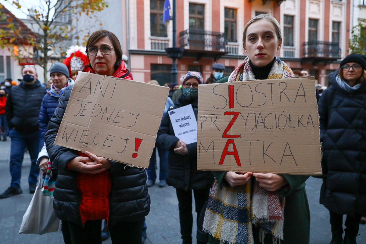 „Ani jednej więcej” - protest na Piotkowskiej w Łodzi