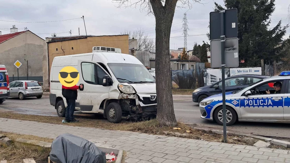 Utrudnienia i korki na Górnej. Mężczyzna zasnął za kierownicą - Zdjęcie główne