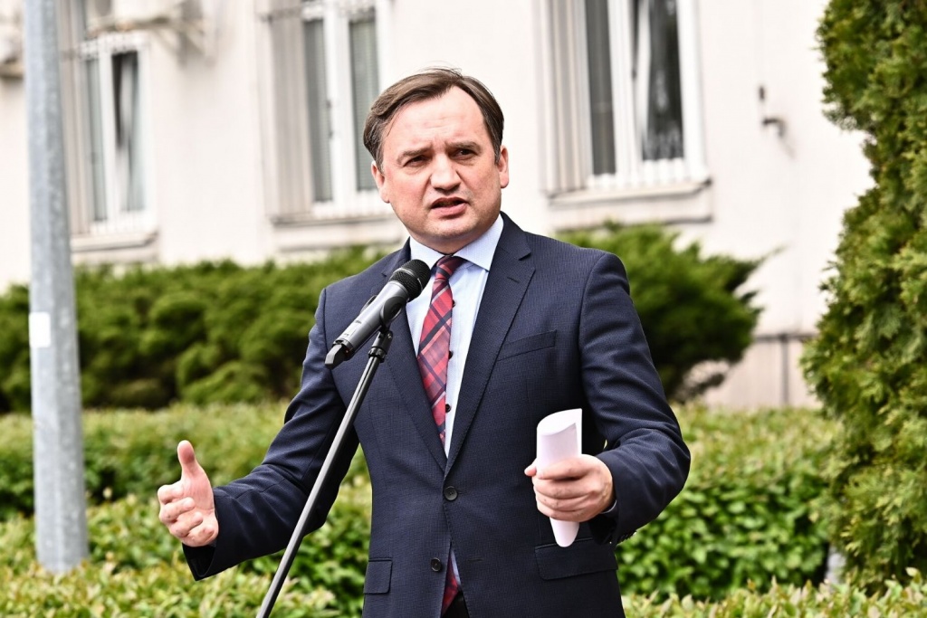 Antylichwiarskie rozwiązania Ministra Sprawiedliwości: „Nikt nie straci mieszkania z powodu niewielkiego długu” - Zdjęcie główne