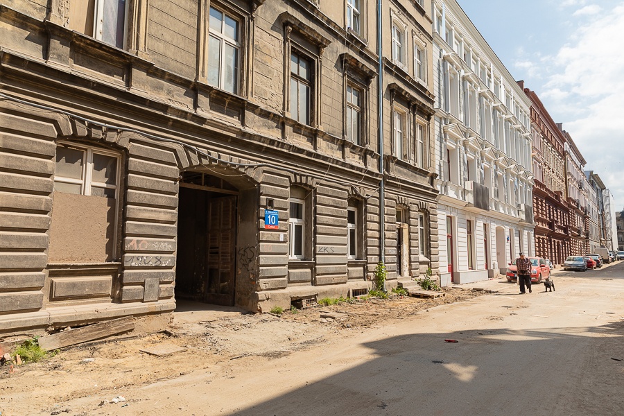 Włókiennicza Łódź. Połowa prac remontowych na zabytkowej ulicy została już wykonana (fot. Michał Pietrzak - redakcja TuŁódź) |wiadomości łódzkie | Łódź | TuŁódź