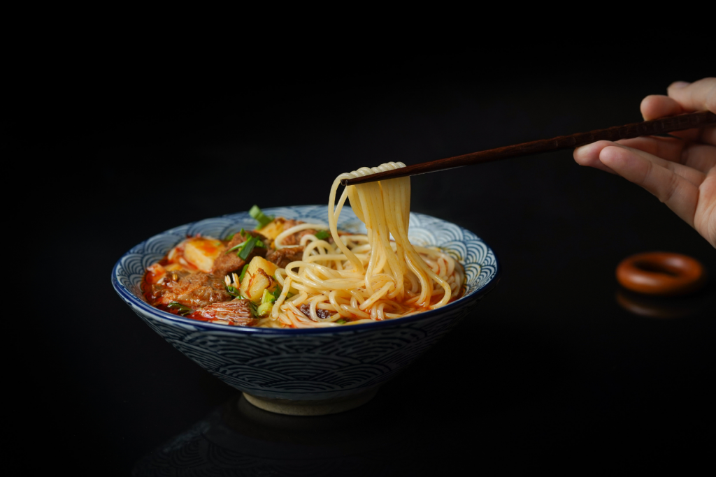 Ramen w Łodzi. Gdzie w Łodzi zjeść dobry Ramen? Sushi Zielony Chrzan (fot. Unsplash) |wiadomości łódzkie | Łódź | TuŁódź