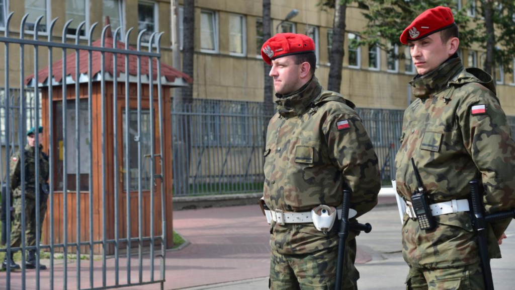 Premier Polski zdecydował. Wojsko pomoże policji w zakresie ochrony bezpieczeństwa i porządku publicznego - Zdjęcie główne