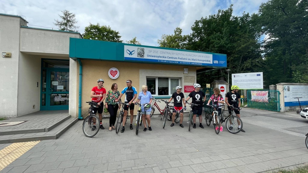Akcja "CZAS NA...LOVER", czyli rowerzyści z regionu łódzkiego dla małych pacjentów chematologicznych i onkologicznych (fot. Agnieszka Szynk - redakcja TuŁódź)  |wiadomości łódzkie | Łódź | TuŁódź