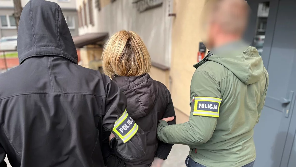 Policjanci przeszukali BMW w centrum Łodzi. Znaleźli nielegalne substancje