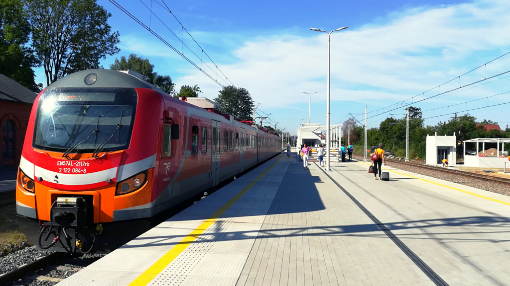 Pociągi na trasie Łódź – Zduńska Wola – Pabianice pojadą 15 min. szybciej. Stacja Łódź Lublinek w remoncie [ZDJĘCIA] - Zdjęcie główne