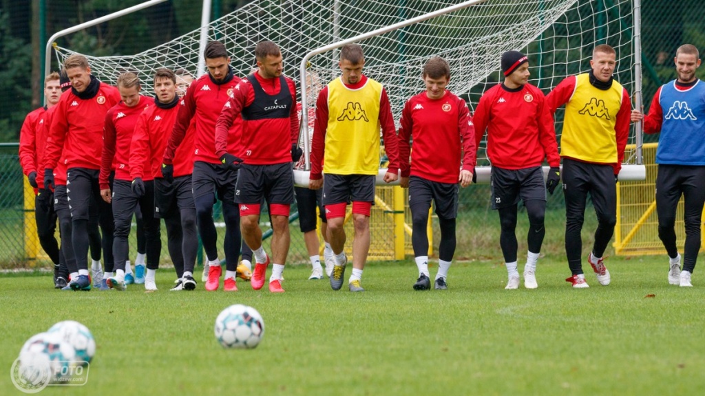 Nowe opcje w ataku? Ofensywny zawodnik na testach w Widzewie - Zdjęcie główne