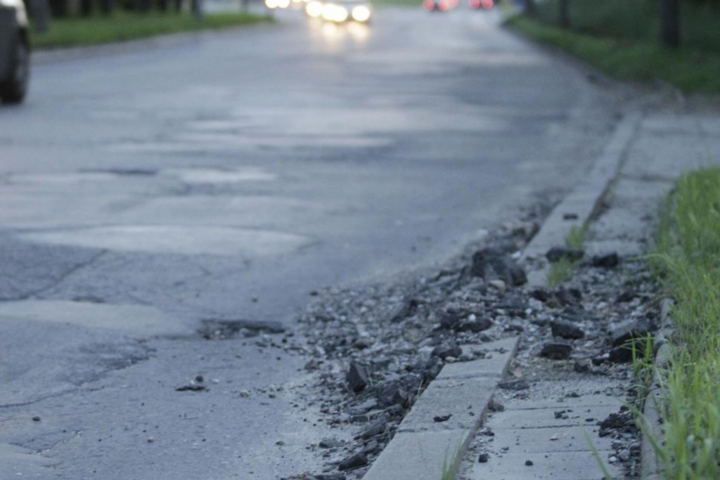 Miasto zachęca mieszkańców do interwencji w sprawie stanu łódzkich dróg. Jak to zrobić? - Zdjęcie główne