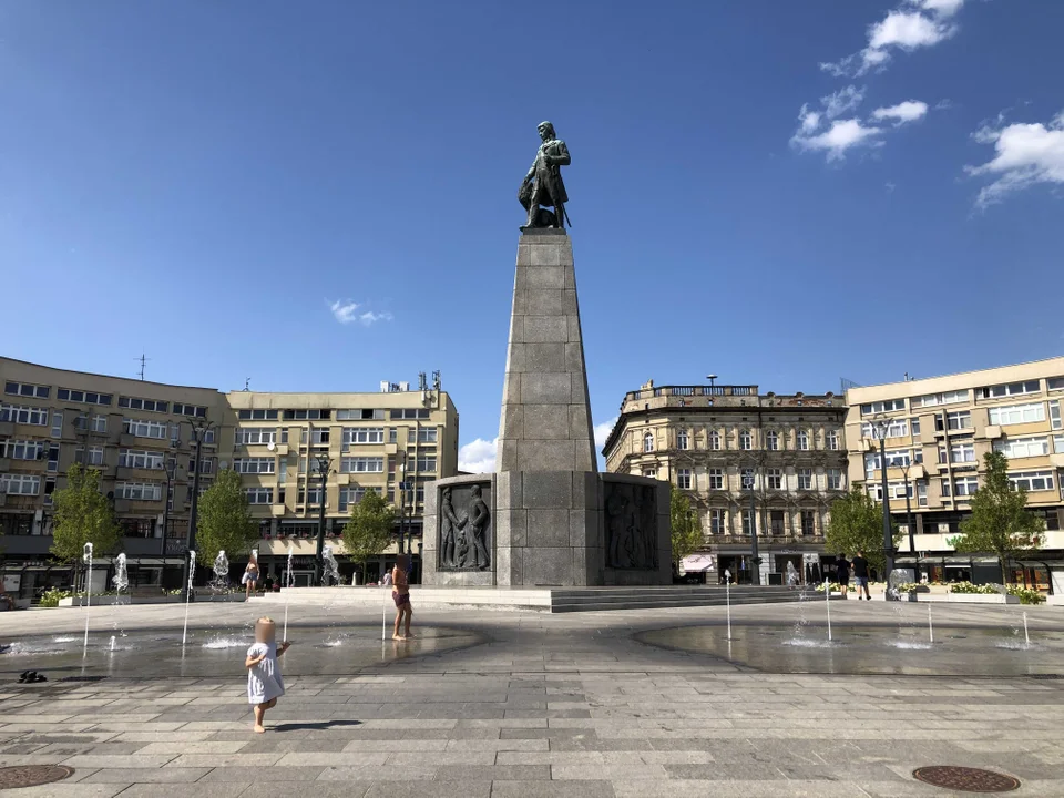 Parada Wolności 2024. Na Piotrkowskiej parkują już ciężarówki. Gdzie dokładnie je spotkamy? - Zdjęcie główne