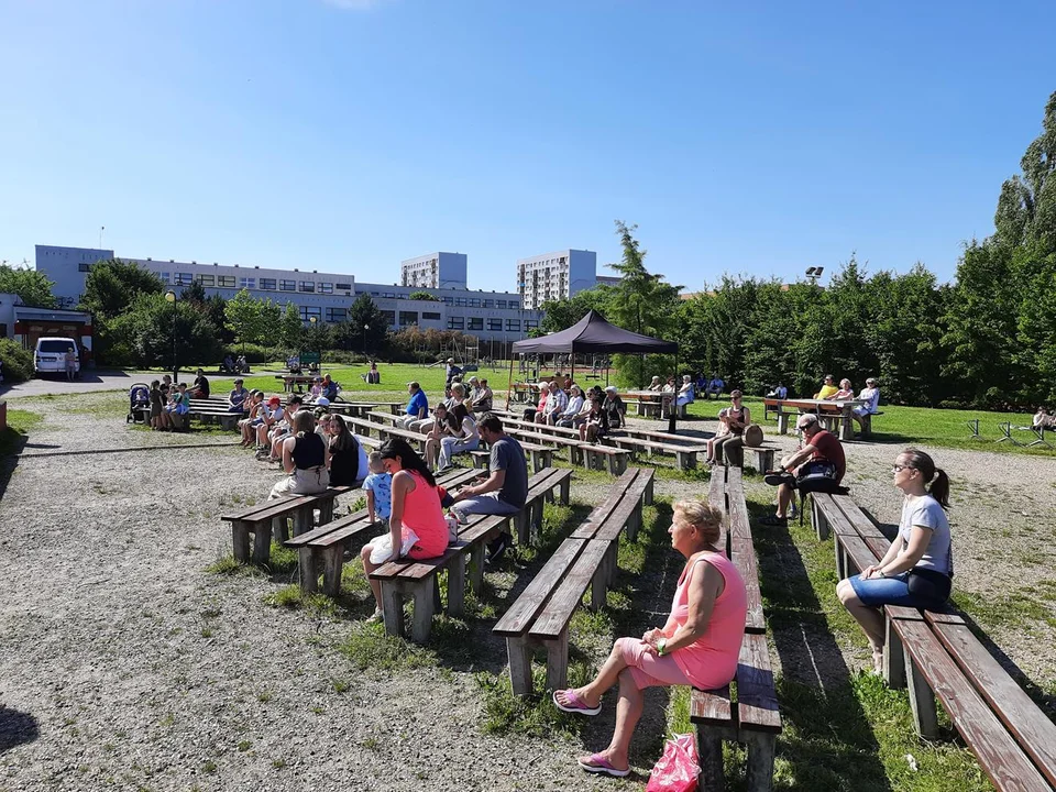 "Urwani z Wesela" na Widzewskiej Górce w Łodzi. KLIKNIJ NA NASTĘPNE ZDJĘCIE