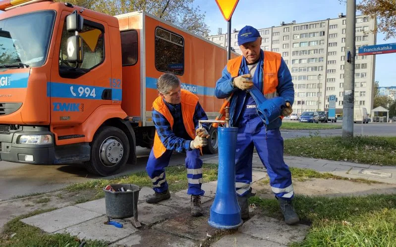 Mieszkańcy Bałut bez wody. Trwa dowożenie wody cysterną - Zdjęcie główne