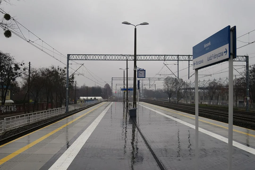 Śmiertelny wypadek na Widzewie. Mężczyzna zginął potrącony przez pociąg - Zdjęcie główne