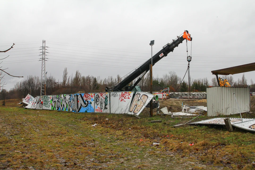 Wichura w Łodzi i okolicach. Brak prądu, uszkodzone dachy, powalone drzewa - Zdjęcie główne