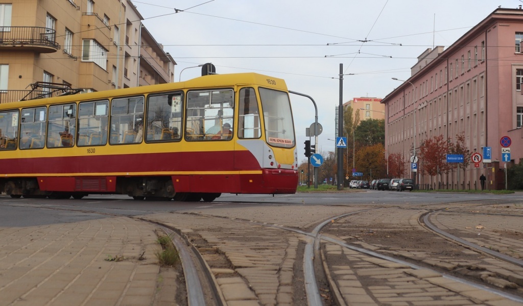 Remont na ul. Narutowicza idzie tak sprawnie, że potrwa dłużej. Nic tylko się… cieszyć? (fot. ZDiT)