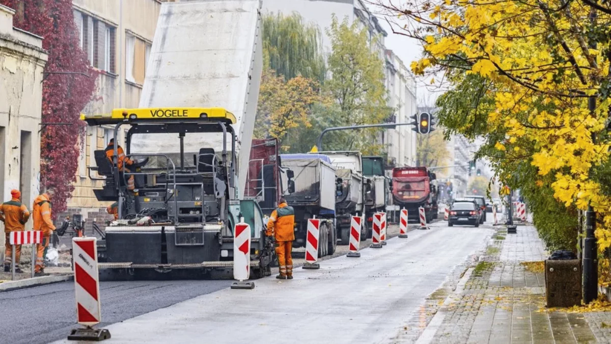 Remont ulicy w centrum miasta. Zmiany w kursowaniu autobusów MPK Łódź - Zdjęcie główne