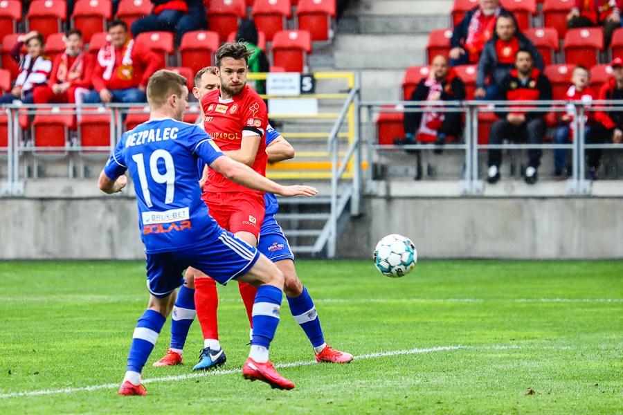 Widzew Łódź remisuje w pierwszym spotkaniu z kibicami na łódzkich trybunach w tym roku! 