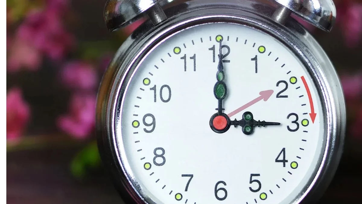 Zmiana czasu w letni: Jak przestawienie zegara wpłynie na Twoje zdrowie?