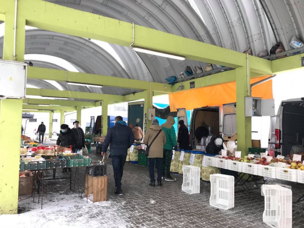 Ile w Łodzi zapłacimy za warzywa i owoce? Jak mają się ceny względem zeszłego roku? (fot. Aga Szynk) |wiadomości łódzkie|Łódź|TuŁódź