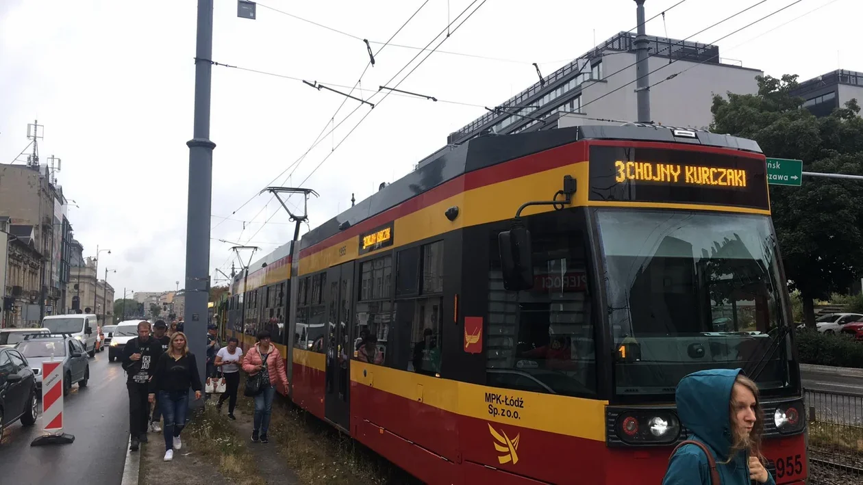 Tramwaje stanęły na ulicy Zachodniej. Są duże opóźnienia [3 lutego] - Zdjęcie główne