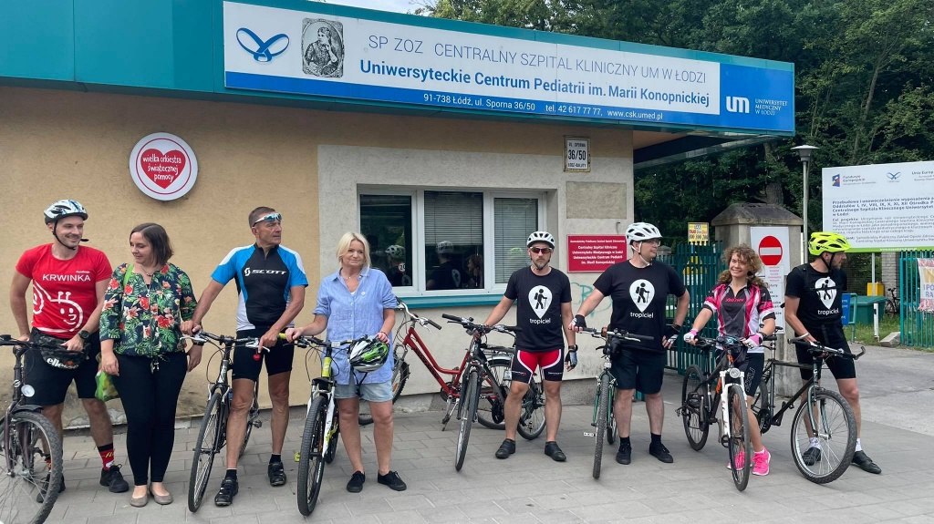 Akcja "CZAS NA...LOVER", czyli rowerzyści z regionu łódzkiego dla małych pacjentów chematologicznych i onkologicznych (fot. Agnieszka Szynk - redakcja TuŁódź)  |wiadomości łódzkie | Łódź | TuŁódź