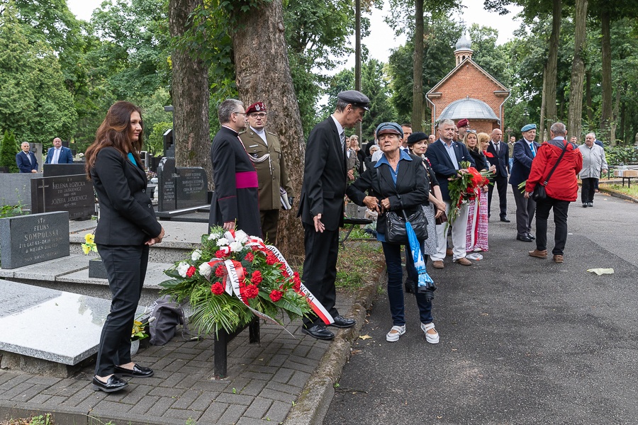 Łódź. 77. rocznica wybuchu Powstania Warszawskiego. W Łodzi uczczono pamięć Powstańców [zdjęcia]