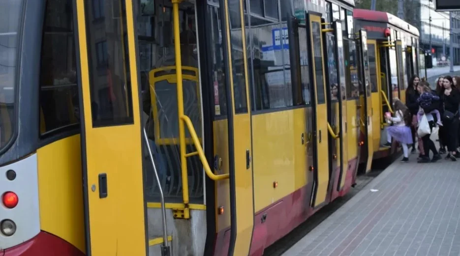 Poranne zatrzymania tramwajów MPK w Łodzi. Pasażerowie nie mogli dojechać do pracy - Zdjęcie główne