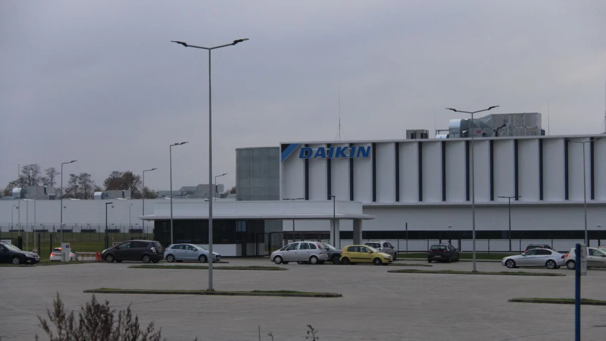 Daikin szuka rąk do pracy. Docelowo zatrudni pod Łodzią 3 tysiące osób - Zdjęcie główne