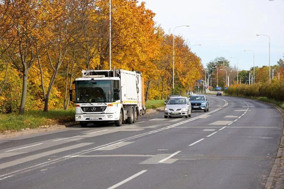 Drogowcy wkraczają na kolejne ulice. Utrudnienia dla kierowców na Retkini i Żubardziu - Zdjęcie główne