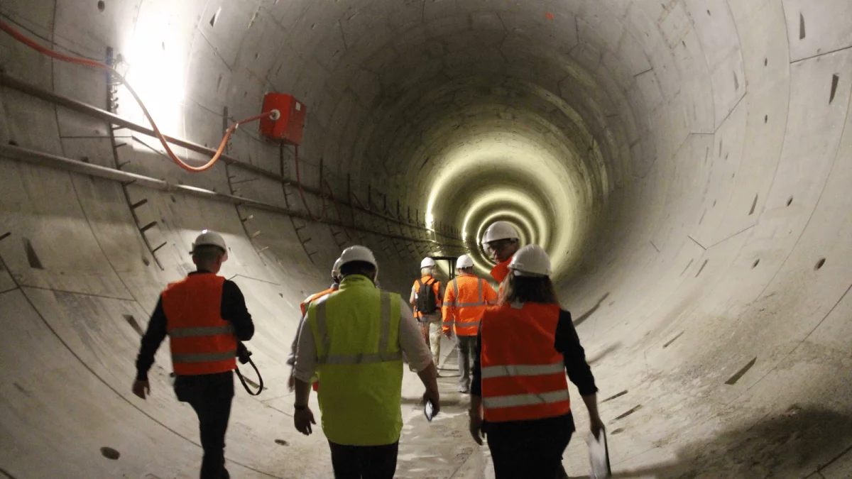 Jest decyzja o powrocie mieszkańców ulicy Próchnika do domu. Wykonawca tunelu kolejowego pod Łodzią informuje - Zdjęcie główne