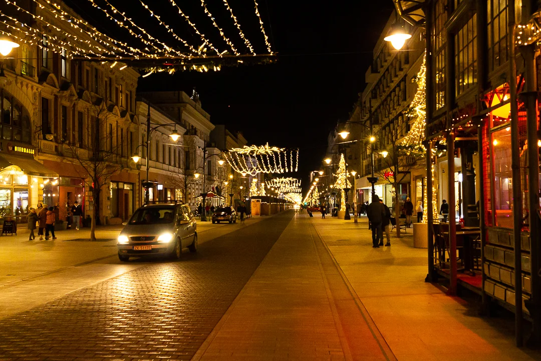 Świąteczne iluminacje na ulicy Piotrkowskiej w Łodzi