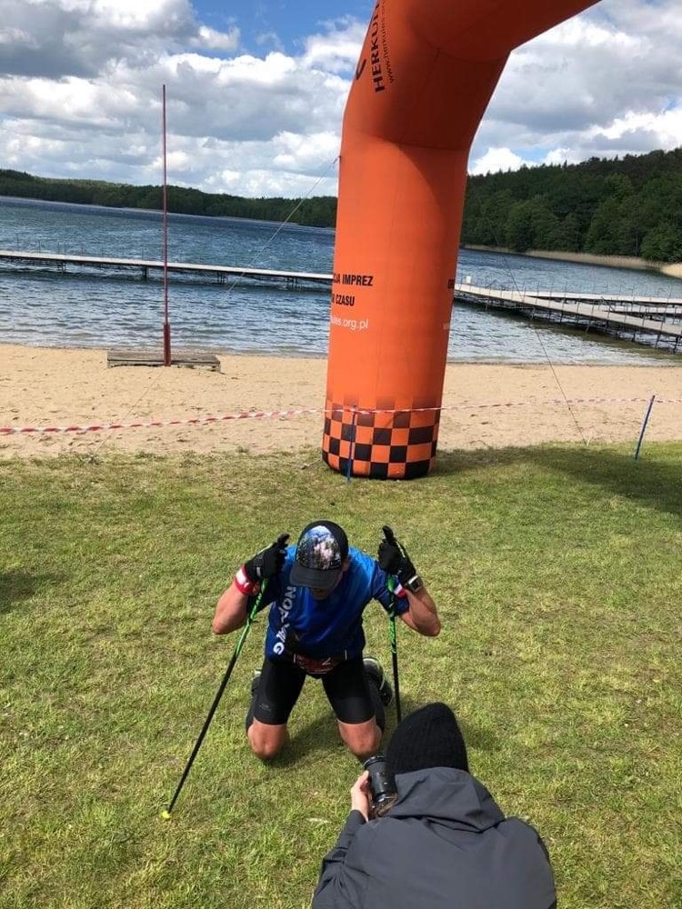 Łodzianin mistrzem Polski w Maratonie Nordic Walking. Krzysztof Czerski bezkonkurencyjny w Białym Borze! (Fot. mat. prasowe)