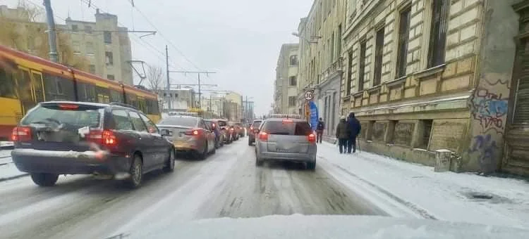 Zima znowu zaskakuje urzędników. O co chodzi władzom Łodzi?! [list do redakcji] - Zdjęcie główne