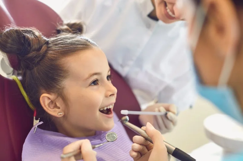 1. DentaLove, Bracka 53/lok. U2, (5 gwiazdek)