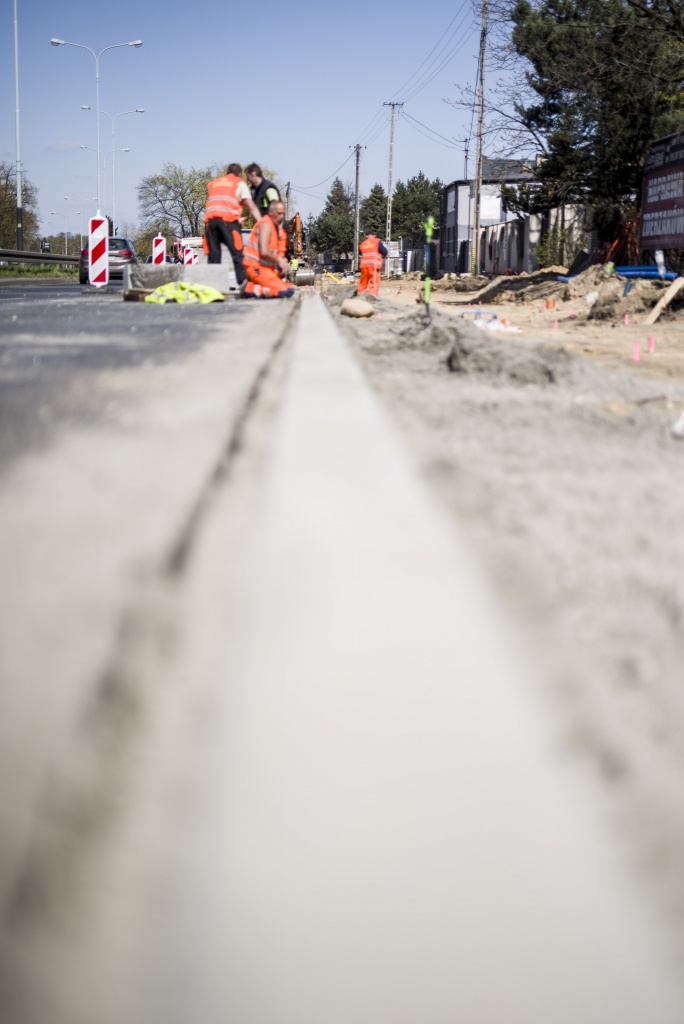 Rowerzyści na pewno będą zadowoleni. Trwa przebudowa drogi rowerowej na Łagiewnickiej [ZDJĘCIA] - Zdjęcie główne