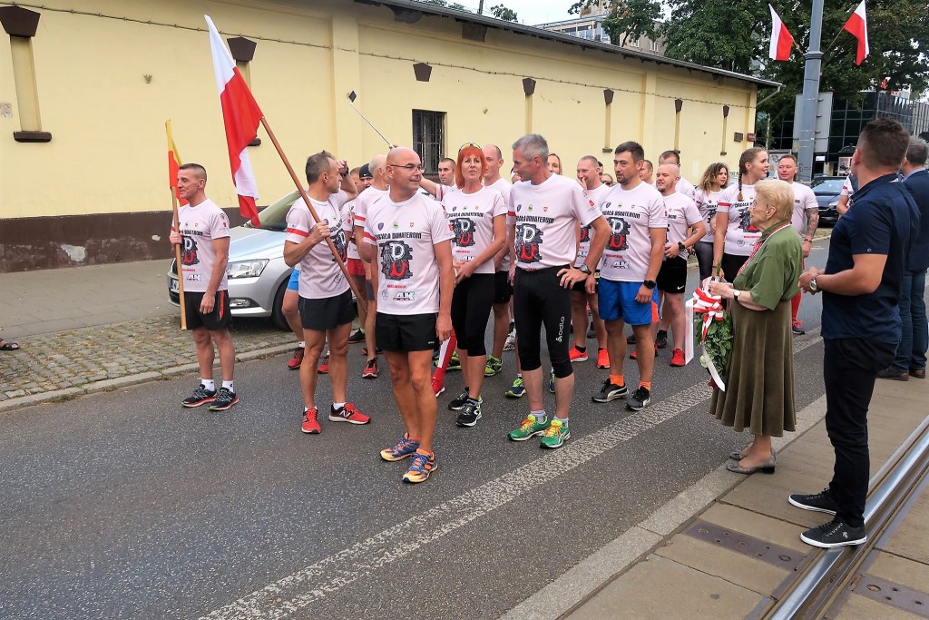 Łódzcy mundurowi pobiegli dla Powstańców Warszawy - Zdjęcie główne