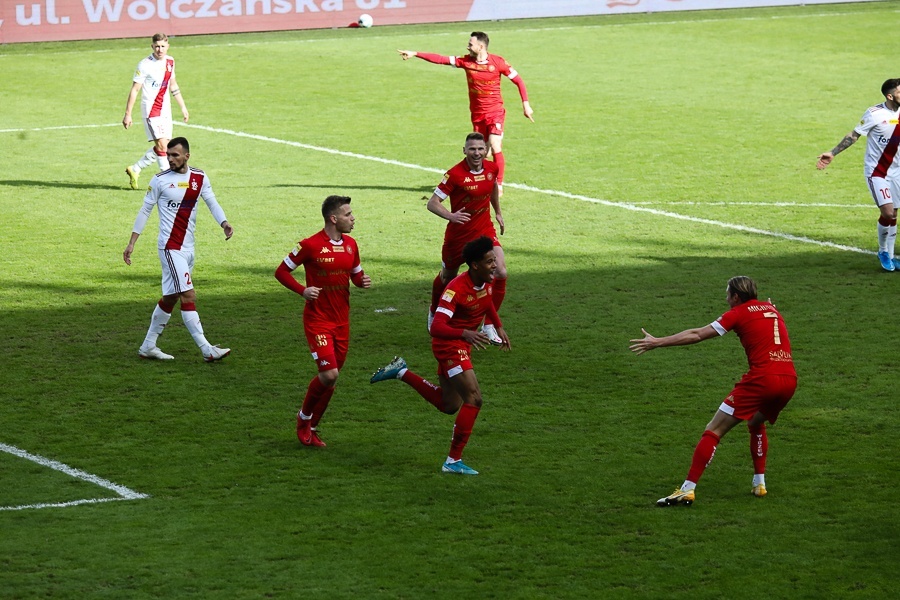 Słodko-gorzki debiut byłego gracza Widzewa Łódź w PKO Ekstraklasie. Michael Ameyaw przegrywa na inaugurację sezonu - Zdjęcie główne