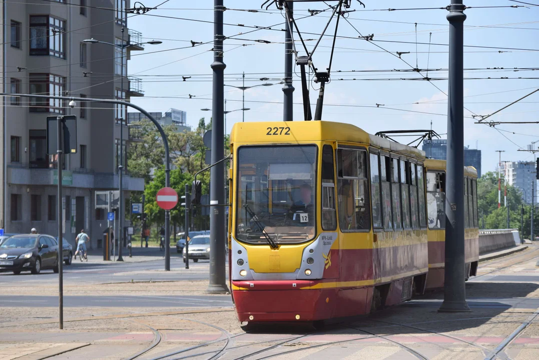 Jak dojedziemy na łódzkie cmentarze liniami specjalnymi MPK Łódź? Zmiany na 1 listopada - Zdjęcie główne