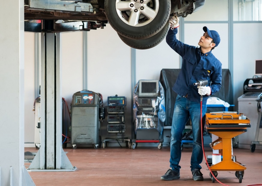 Najlepszy mechanik samochodowy w Łodzi. TOP 10 łódzkich warsztatów samochodowych według serwisu Dobry Mechanik [galeria] - Zdjęcie główne