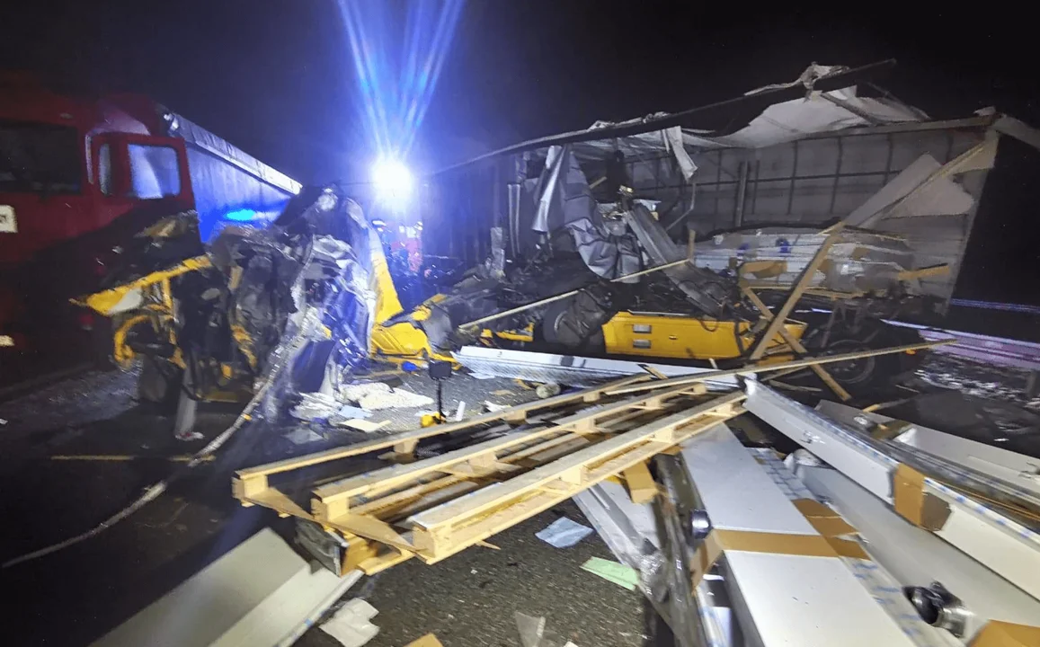 Wypadek na S8. Zderzenie dwóch samochodów ciężarowych
