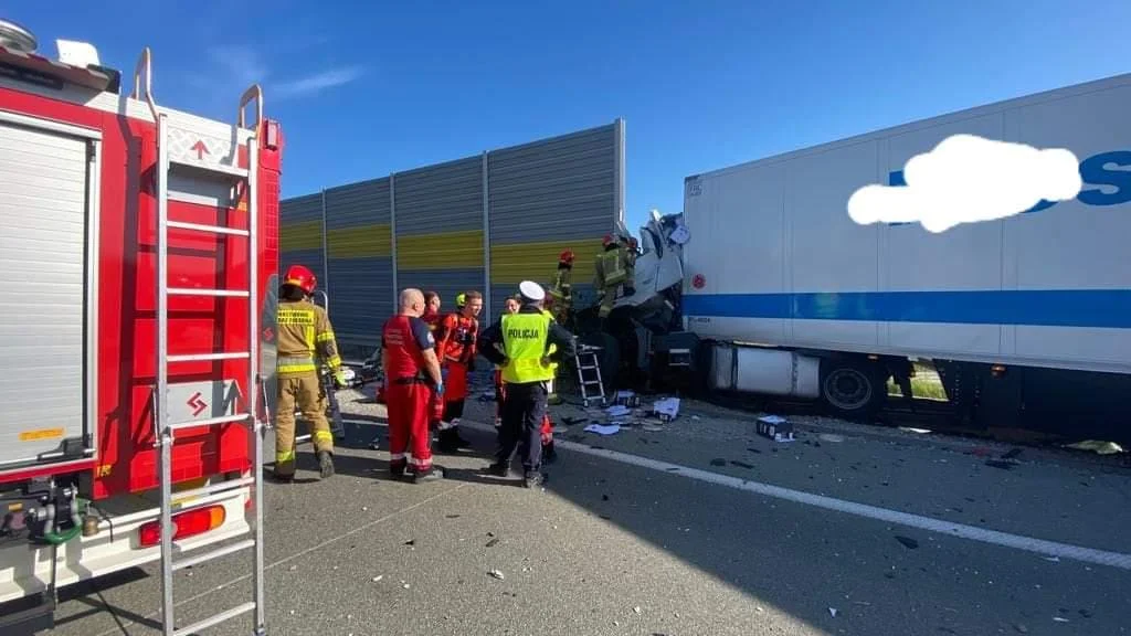 Śmiertelny wypadek na ekspresówce. Zginął młody mężczyzna [foto] - Zdjęcie główne