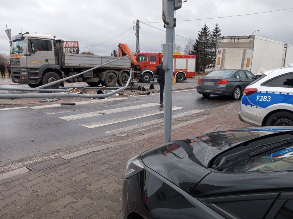 Łódzkie. Śmiertelny wypadek w Rzgowie. Zderzyło się pięć samochodów! (fot. KPP Łódź-Wschód)