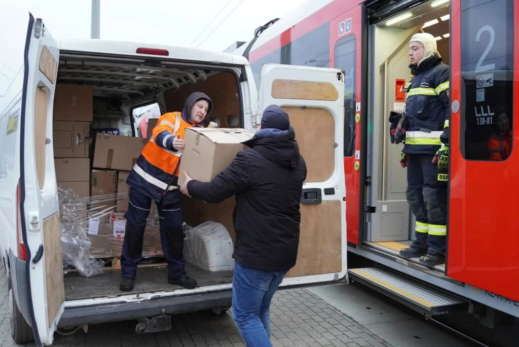 Marszałek województwa łódzkiego wysłał pociąg ŁKA po uchodźców z Ukrainy